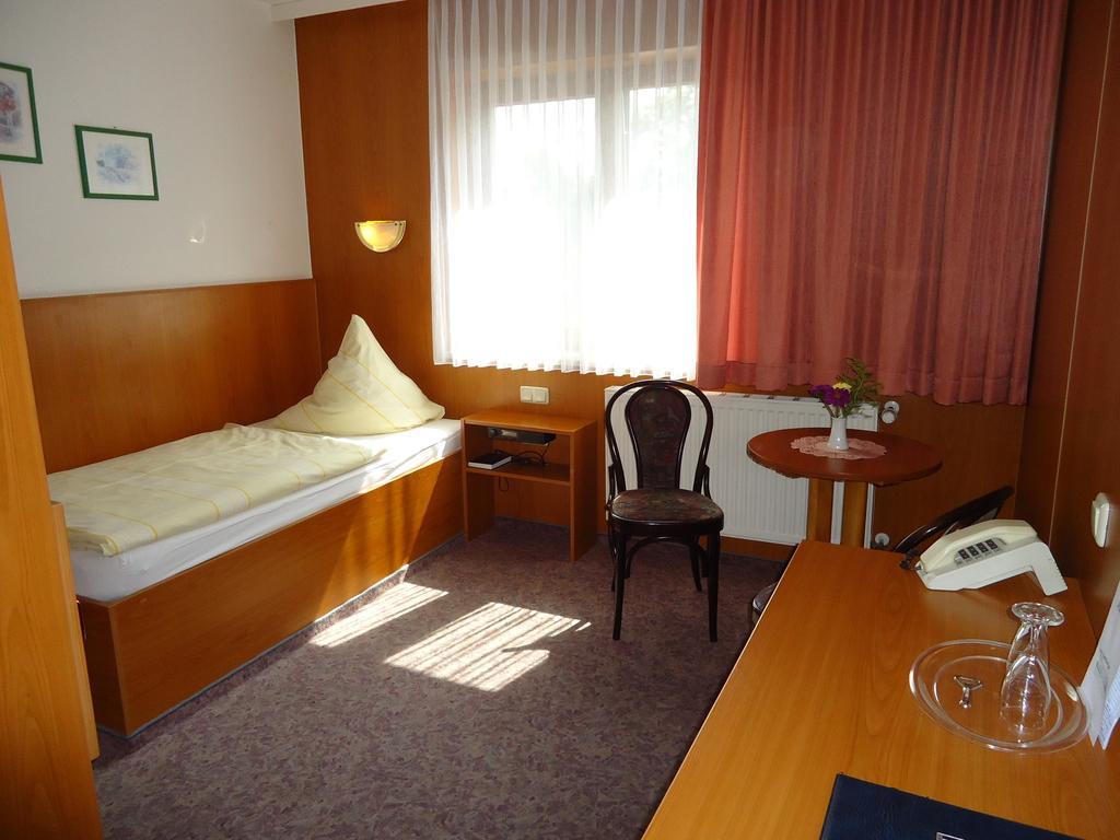 Hotel Mueller Genthin Quarto foto